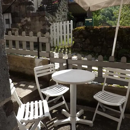 Holiday home Gite Authentique Au Coeur Des Volcans D'auvergne, 6 Pers, 3 Ch, Cheminee, Animaux Acceptes, Wi-fi, Tv - Fr-1-742-126 Brezons